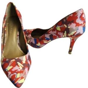 BCBGeneration Gaminkha Red Floral
Fabric Pumps Heels Size 8.5 (EU 38.5)